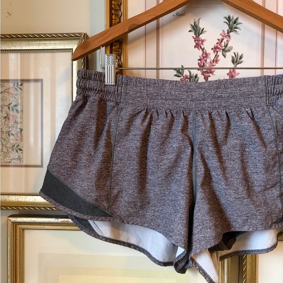 Lululemon Hotty Hot Short II *2.5" Heather Lux Multi Black 12 - Picture 11 of 11